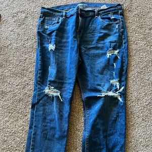 Cropped boyfriend jeans